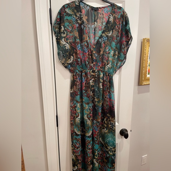 Kendall & Kylie Dresses & Skirts - Kendall & Kylie Vibrant Patterned Maxi Dress XL